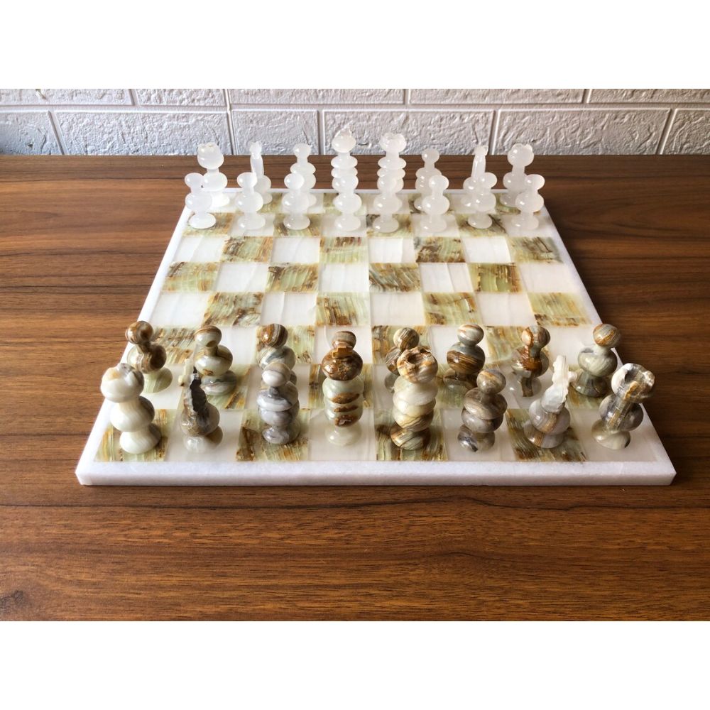 Onyx Chess Set: The Elegance of Natural Stone