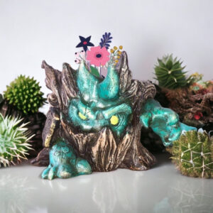 Log Planter Sculpture for Flowers, Cactus and Succulent Plants, Indoor or Outdoor Home Decor,  Modern Flower Pot, Animal  Planter