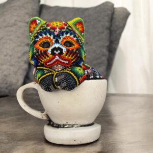 Kitty Cat Statue Huichol Sculpture Of Mexican Folk Art, Pet Wixarika As A Mexican Decorative Figure, Made Of Resin And Beads