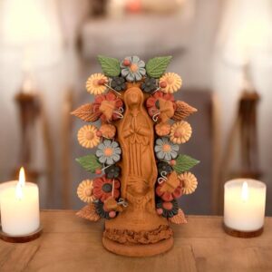 Virgin Mary clay pieces, ornaments,  Mexican decoration, Mary Virgin sculpture, Metepec Estado de México Technique pigmento natural colors.